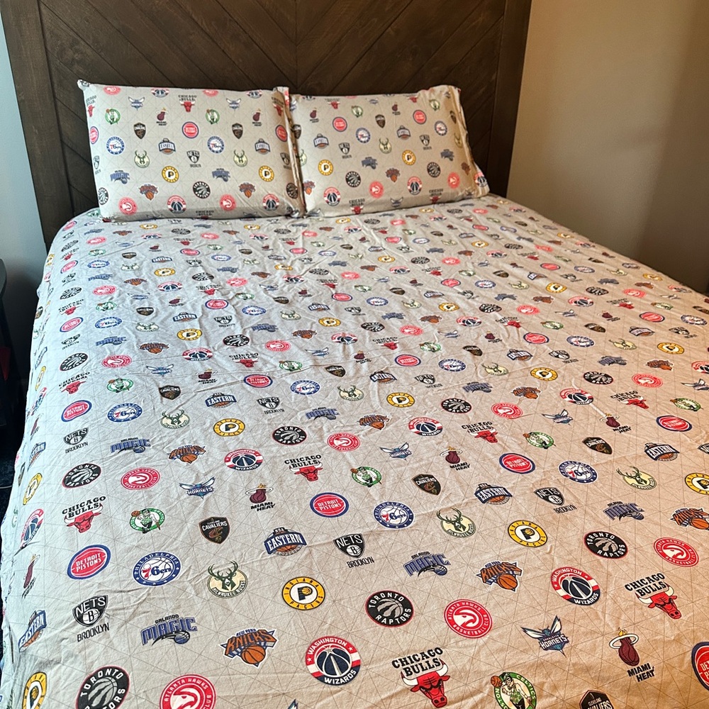 🏀Pottery Barn Teen NBA Team Logo Bedding Set
